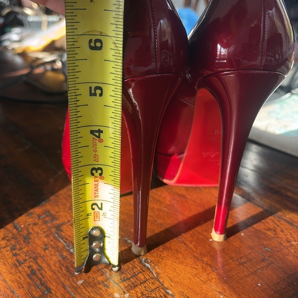 Christian Louboutin Ruby Red Patent Leather High Heels Size EU 37.5 Beautiful! - Picture 12 of 12